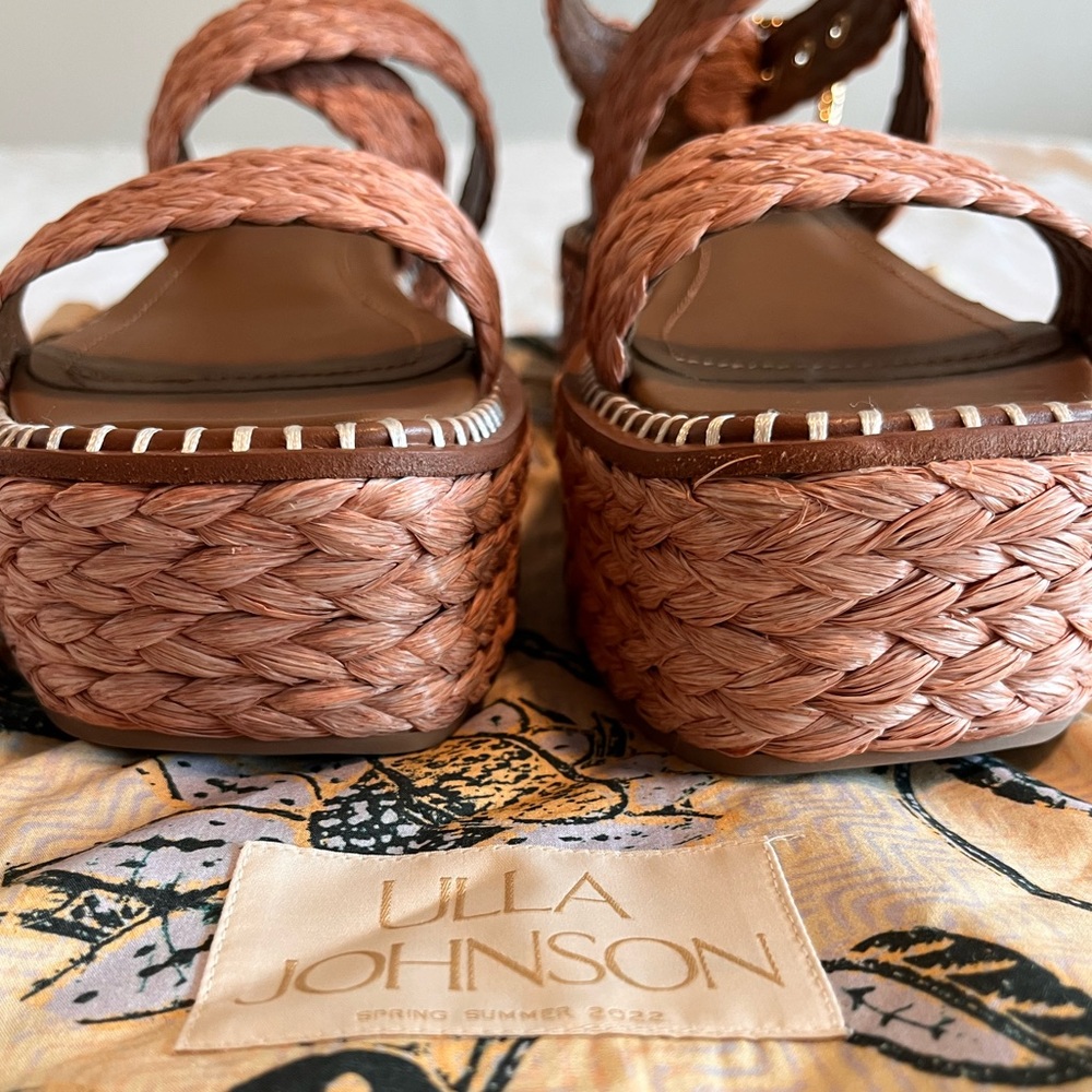 Brand new! Size 38 (8) Pretty Terracotta color! Will ship with box & dust bag.